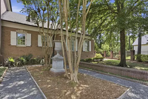 Exterior - 147 Chantilly Dr, Madison, MS 39110 photo 4 of 28