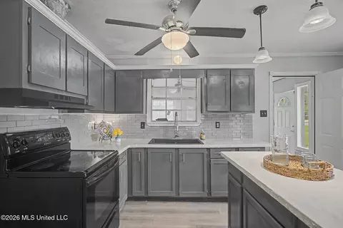 Kitchen - 5018 Frederick St, Moss Point, MS 39563 photo 1 of 2
