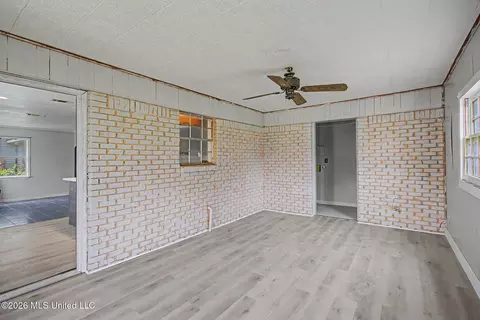 Living - 5018 Frederick St, Moss Point, MS 39563 photo 4 of 6
