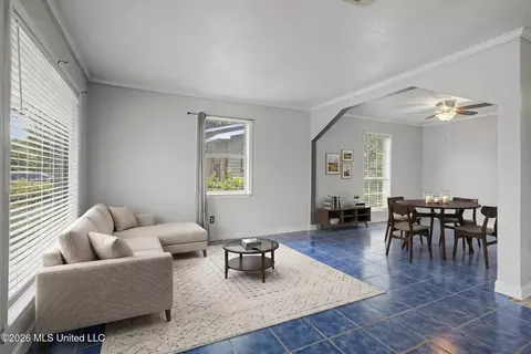 Living - 5018 Frederick St, Moss Point, MS 39563 photo 2 of 6
