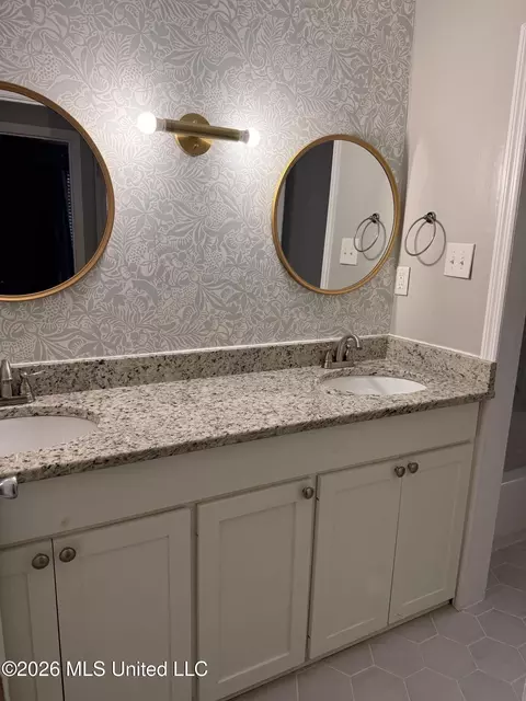 Bath - 5230 Ridgewood Rd, Jackson, MS 39211 photo 1 of 2