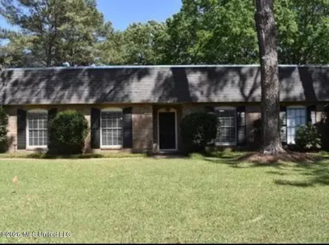 5230 Ridgewood Rd, Jackson, MS 39211