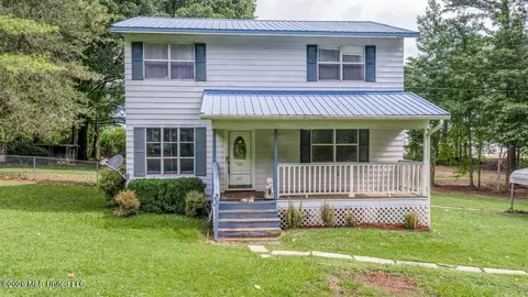 207 Forest Hill Rd, Byhalia, MS 38611