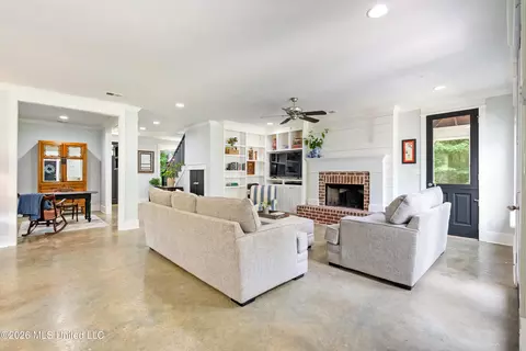 Living - 479 Hope Rd, Coldwater, MS 38618 photo 1 of 1