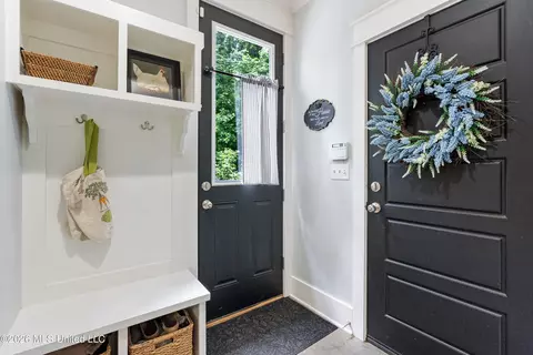 Entry Way - 479 Hope Rd, Coldwater, MS 38618 photo 6 of 8