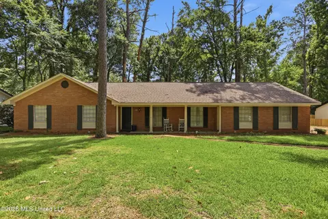 5636 Ridgewood Rd, Jackson, MS 39211