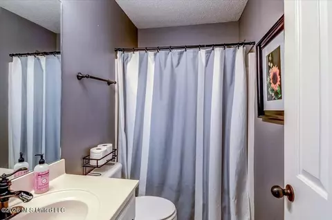 Bath - 1246 Pontotoc St, Hernando, MS 38632 photo 2 of 2