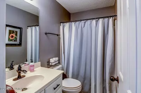 Bath - 1246 Pontotoc St, Hernando, MS 38632 photo 1 of 2