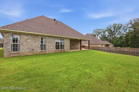 124 Autumn Dr, Madison, MS 39110