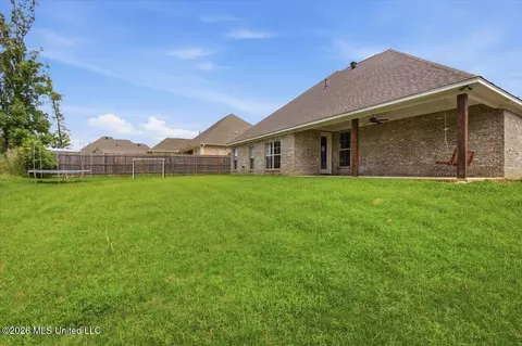 124 Autumn Dr, Madison, MS 39110