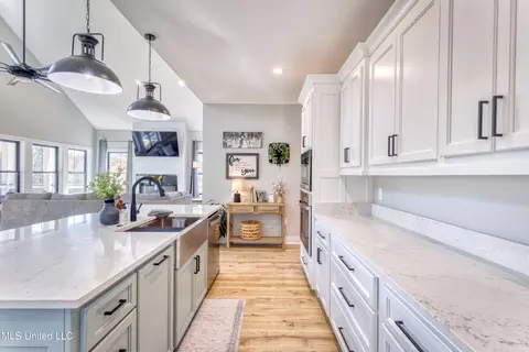 Kitchen - 4441 Audubon Trl, Biloxi, MS 39532 photo 3 of 3
