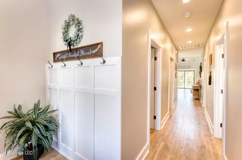 Entry Way - 4441 Audubon Trl, Biloxi, MS 39532 photo 2 of 2