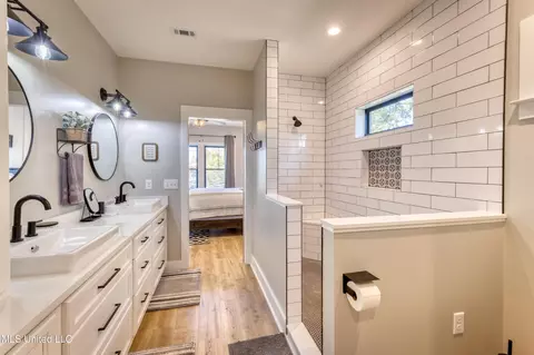 Bath - 4441 Audubon Trl, Biloxi, MS 39532 photo 1 of 6