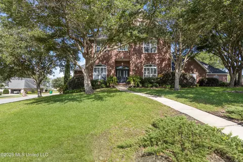 9912 Mockingbird Cir, Ocean Springs, MS 39564
