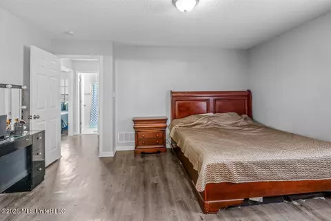 Bedroom - 6946 River Birch Rd, Walls, MS 38680 photo 2 of 2