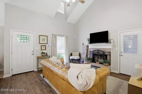 Entry Way - 111 Shadow Hill Dr, Madison, MS 39110 photo 1 of 3