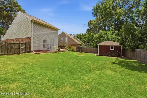 Exterior - 111 Shadow Hill Dr, Madison, MS 39110 photo 10 of 11