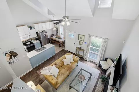 Entry Way - 111 Shadow Hill Dr, Madison, MS 39110 photo 3 of 3