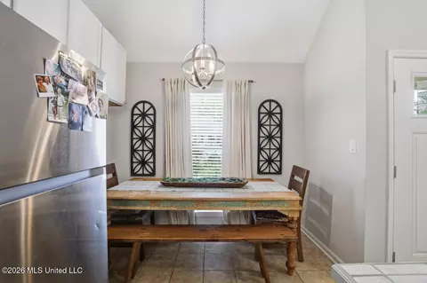 Dining - 111 Shadow Hill Dr, Madison, MS 39110 photo 1 of 2