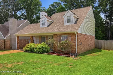 Exterior - 111 Shadow Hill Dr, Madison, MS 39110 photo 2 of 11
