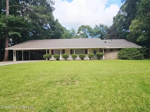 810 Velma St, Hattiesburg, MS 39402