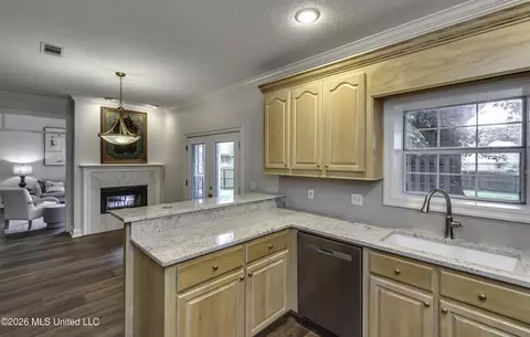 Kitchen - 101 Darrowsby Pl, Madison, MS 39110 photo 3 of 4