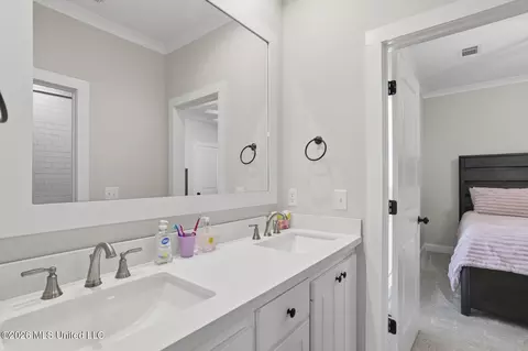 Bath - 406 Pilot Cir, Brandon, MS 39047 photo 7 of 8