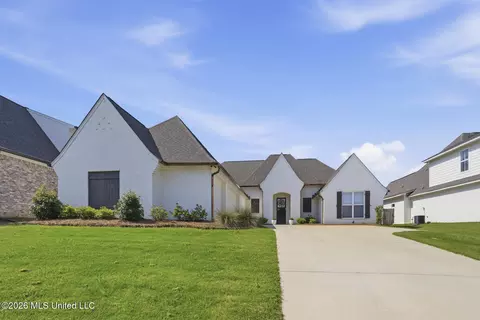 Exterior - 406 Pilot Cir, Brandon, MS 39047 photo 2 of 5