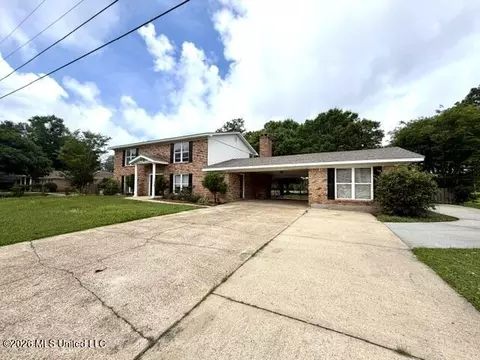 825 Warren St, Pascagoula, MS 39567