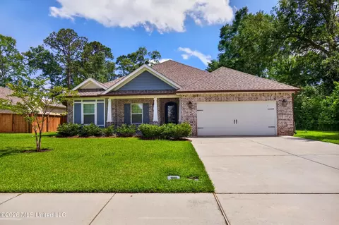 13509 Evergreen Dr, Gulfport, MS 39503