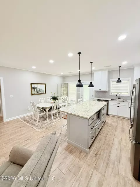 Kitchen - 1230 Riverdale Rd, Grenada, MS 38901 photo 3 of 3