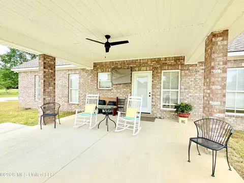 Exterior - 1230 Riverdale Rd, Grenada, MS 38901 photo 3 of 3