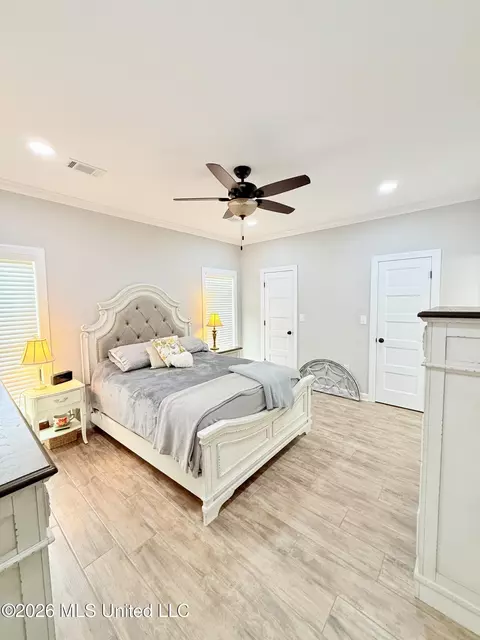 Bedroom - 1230 Riverdale Rd, Grenada, MS 38901 photo 2 of 3