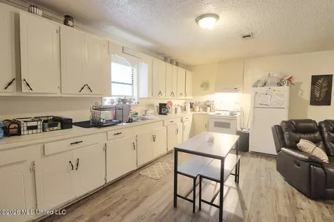 Kitchen - 46 L Mcdonald Rd, Wiggins, MS 39577 photo 1 of 1