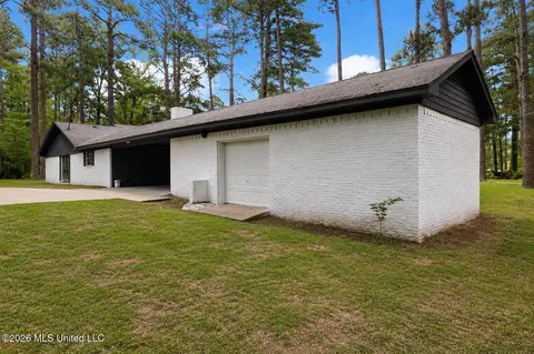 Exterior - 13 Rob Ln, Jackson, MS 39212 photo 4 of 5