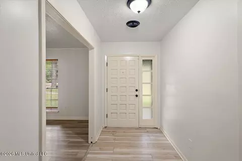 Entry Way - 13 Rob Ln, Jackson, MS 39212 photo 1 of 2