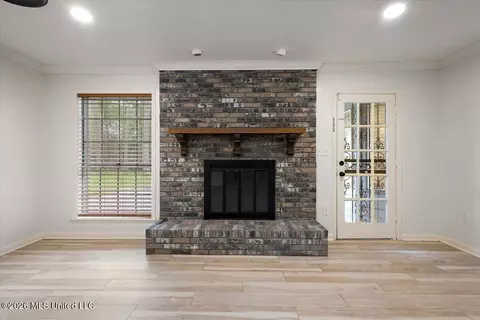 Living - 13 Rob Ln, Jackson, MS 39212 photo 5 of 5