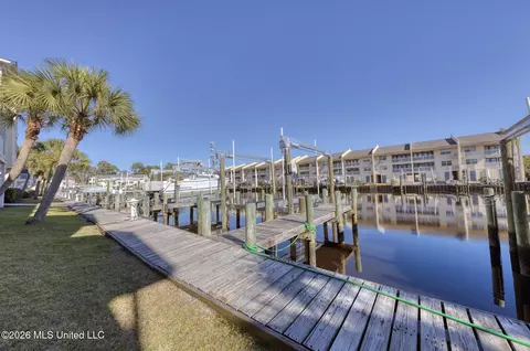 2421 Beachview Dr #H05, Ocean Springs, MS 39564