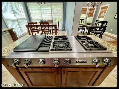 Kitchen - 119 Lindsey Dr, Hernando, MS 38632 photo 4 of 6
