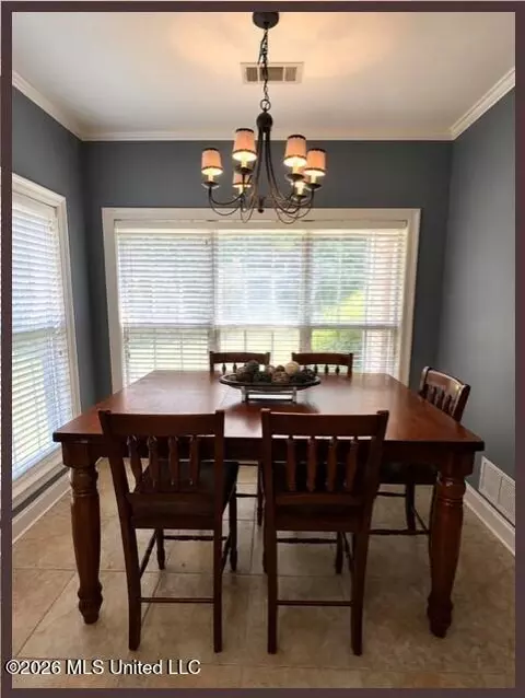Dining - 119 Lindsey Dr, Hernando, MS 38632 photo 1 of 3