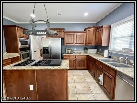 Kitchen - 119 Lindsey Dr, Hernando, MS 38632 photo 5 of 6