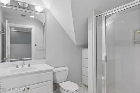 Bath - 1227 Belvoir Pl, Jackson, MS 39202 photo 5 of 5