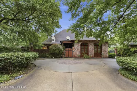 1227 Belvoir Pl, Jackson, MS 39202
