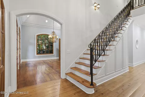 Entry Way - 1227 Belvoir Pl, Jackson, MS 39202 photo 1 of 1