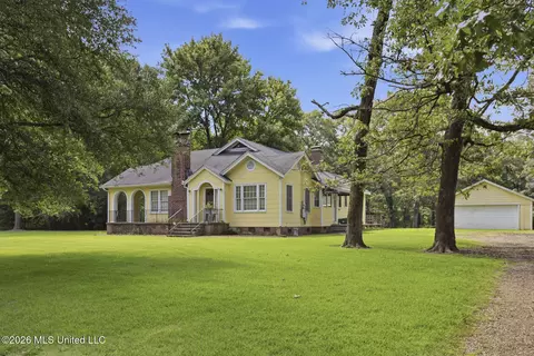 3521 Mcfarland Rd, Raymond, MS 39154
