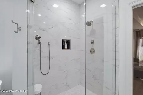 Bath - 408 Ashbourn Ct, Madison, MS 39110 photo 5 of 8
