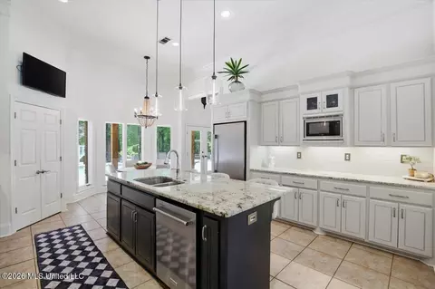 Kitchen - 408 Ashbourn Ct, Madison, MS 39110 photo 2 of 3