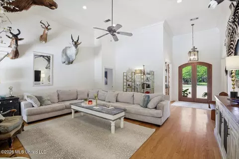 Living - 408 Ashbourn Ct, Madison, MS 39110 photo 1 of 5