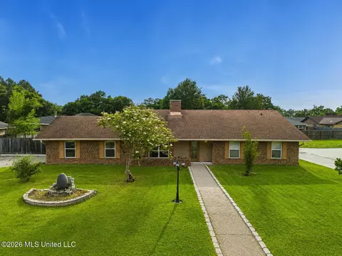 11513 Carondelet St, Gulfport, MS 39503