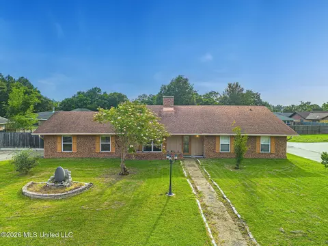 11513 Carondelet St, Gulfport, MS 39503